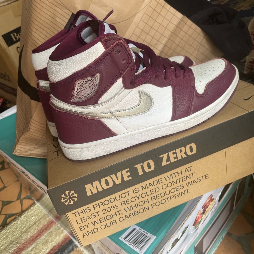 JORDAN 1s